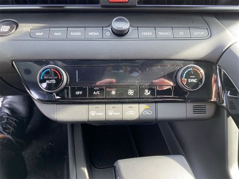 New 2025 Hyundai Elantra SEL image 20
