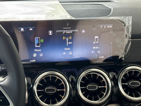 New 2026 Mercedes-Benz GLB 250 image 41