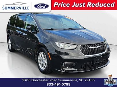 Used 2023 Chrysler Pacifica Touring-L