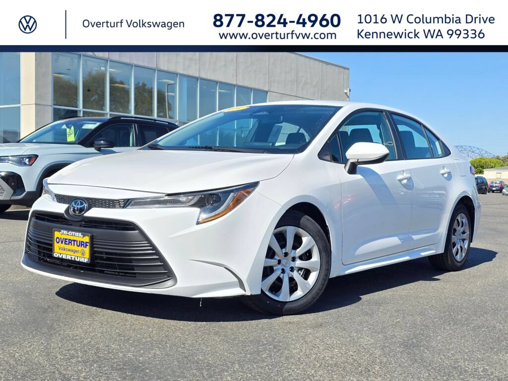 Used 2025 Toyota Corolla LE FWD image 1