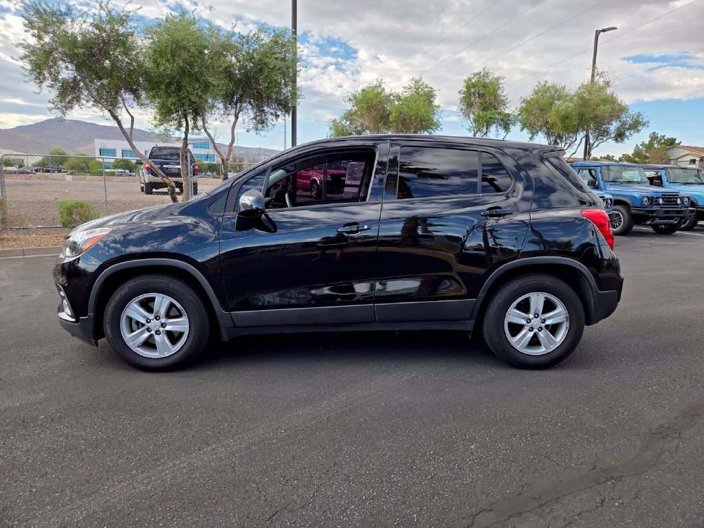 Used 2020 Chevrolet Trax LS w/ Tint and Cruise Package FWD image 3
