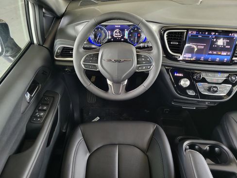 New 2026 Chrysler Pacifica Select FWD image 12