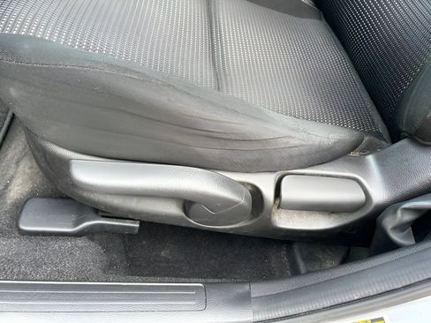 Used 2012 MAZDA MAZDA3 i Touring FWD image 17