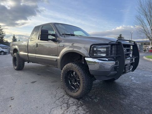 Used 2002 Ford F250 Lariat image 6