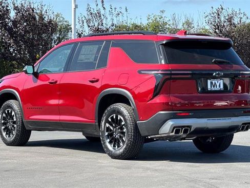New 2025 Chevrolet Traverse Z71 w/ Enhanced Driving Package image 6