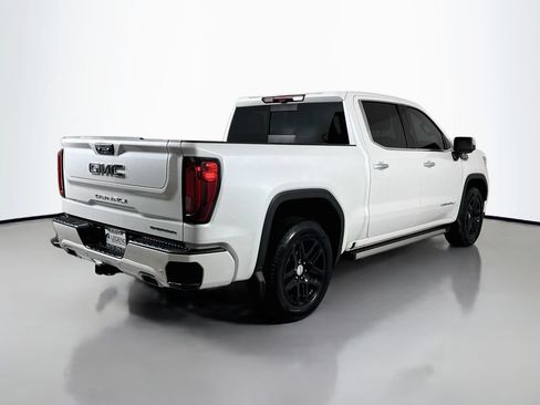 Used 2023 GMC Sierra 1500 Denali w/ Technology Package AWD/4WD image 5