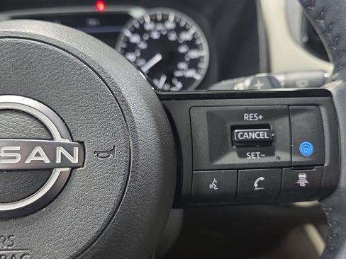 Used 2023 Nissan Rogue SL w/ SL Premium Package FWD image 18
