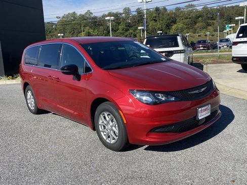 New 2026 Chrysler Voyager LX image 2