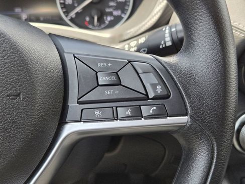 Used 2025 Nissan Sentra SV FWD image 28