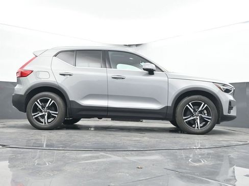Used 2025 Volvo XC40 B5 Core image 44