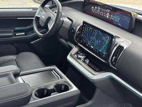 New 2025 Ford Expedition Platinum w/ Stealth Performance Package image 12