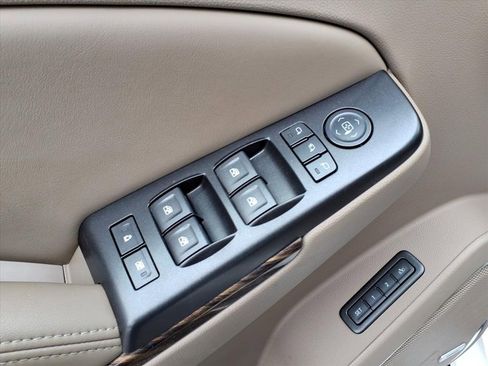 Used 2015 GMC Yukon SLT w/ Open Road Package image 18