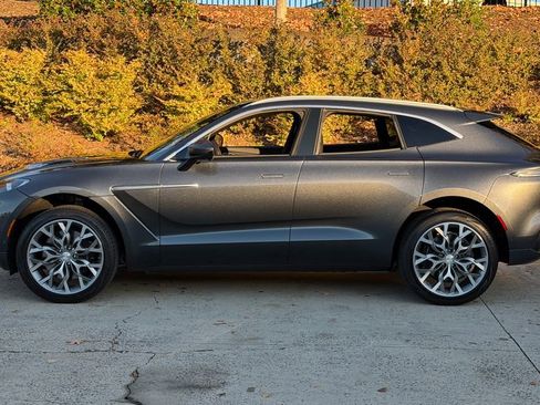 Used 2022 Aston Martin DBX image 15