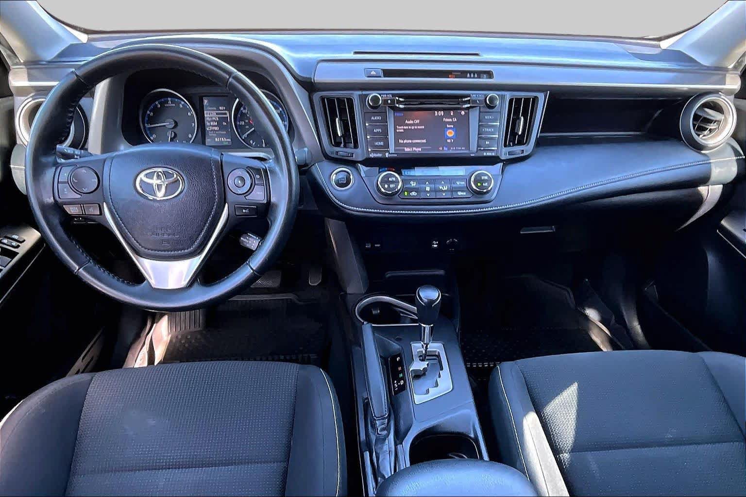 Used 2018 Toyota RAV4 XLE AWD/4WD image 15
