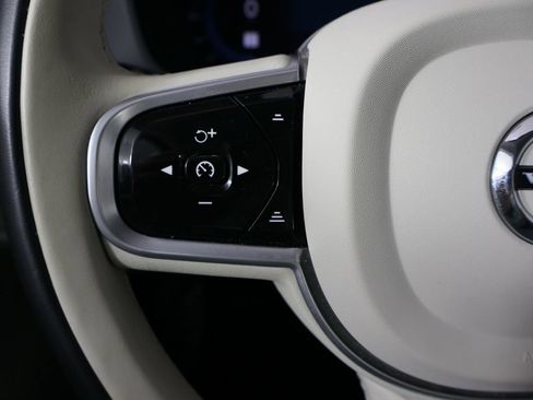 Used 2023 Volvo XC60 B5 Plus w/ Climate Package image 8