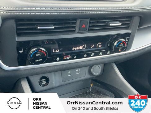 Used 2025 Nissan Rogue SV w/ SV Premium Package FWD image 24