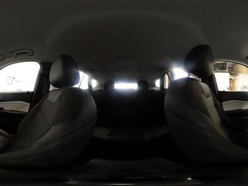 Used 2025 Chevrolet Trax LT image 40