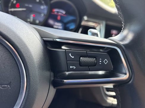 Used 2022 Porsche Macan AWD/4WD image 30