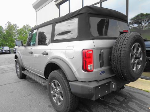 Used 2022 Ford Bronco Big Bend image 7