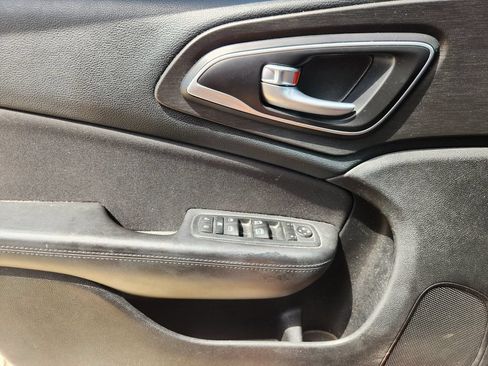 Used 2015 Chrysler 200 Limited w/ Convenience Group FWD image 23
