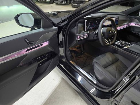 Used 2026 BMW 760i xDrive w/ Executive Package image 20