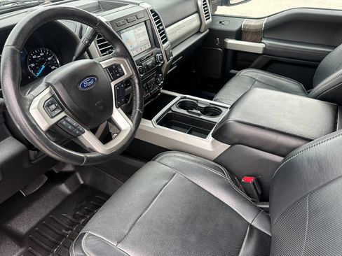 Used 2017 Ford F250 Lariat w/ Lariat Value Package AWD/4WD image 10