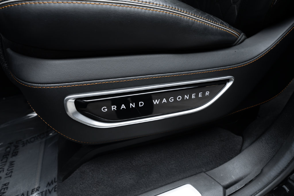 Used 2022 Jeep Grand Wagoneer Series III w/ Rear Seat Video Group 1 AWD/4WD image 20
