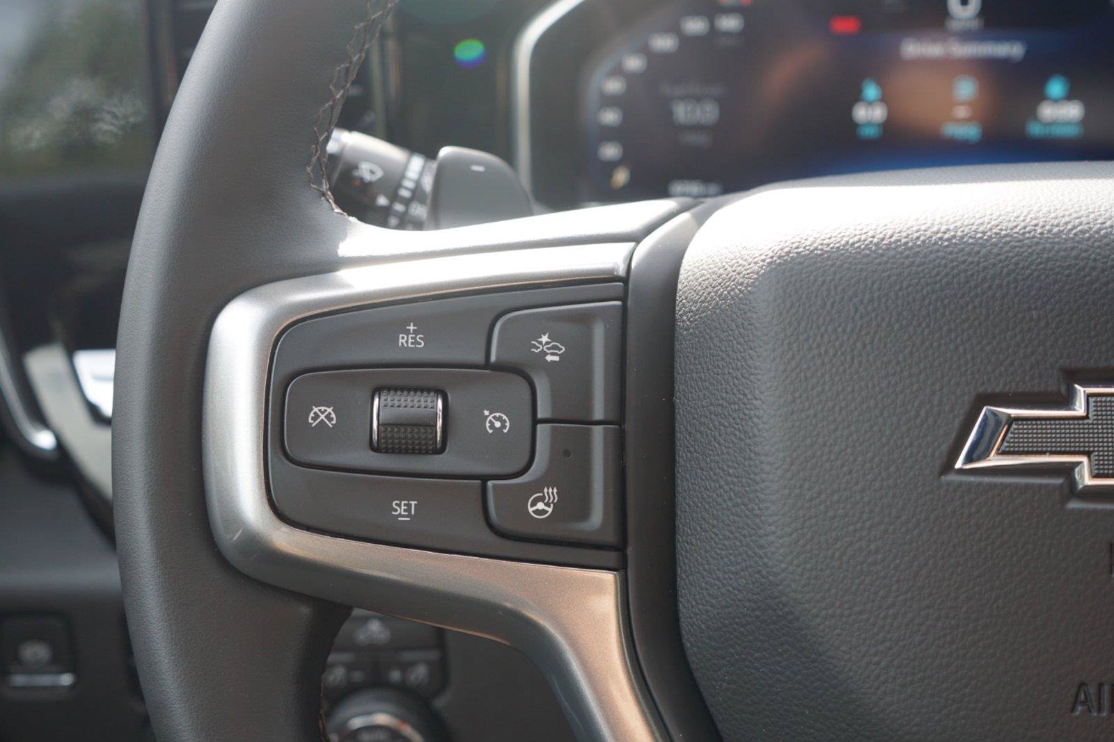 Used 2025 Chevrolet Silverado 1500 RST AWD/4WD image 17