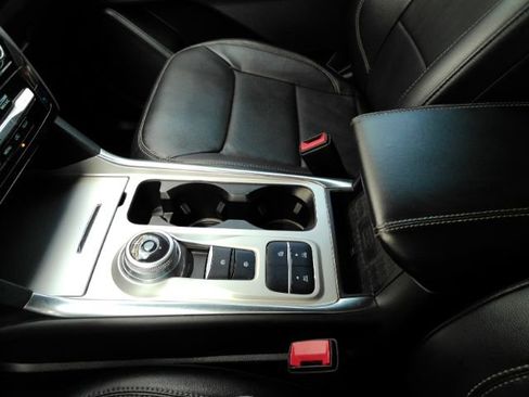 Used 2023 Ford Explorer Limited w/ Limited Technology Package RWD image 46