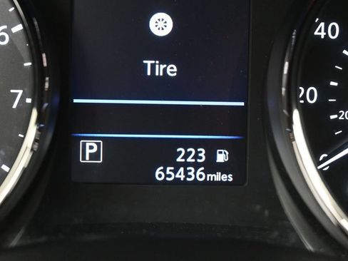 Used 2021 Nissan Rogue Sport SL FWD image 13