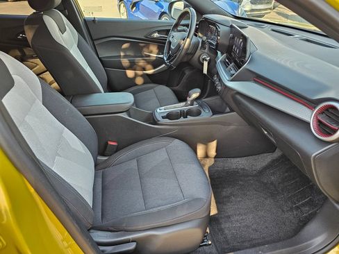 Used 2024 Chevrolet Trax RS w/ Driver Confidence Package FWD image 14