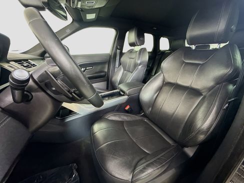 Used 2017 Land Rover Range Rover Evoque SE Premium image 22