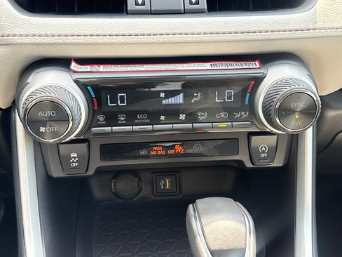Used 2025 Toyota RAV4 XLE Premium AWD/4WD image 24
