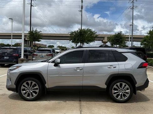 Used 2023 Toyota RAV4 XLE Premium FWD image 8