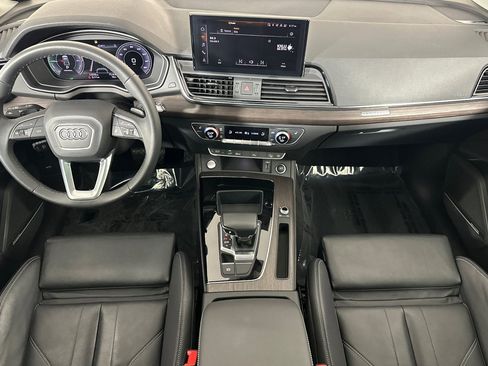 Used 2023 Audi Q5 e Premium Plus w/ Premium Plus Package image 12