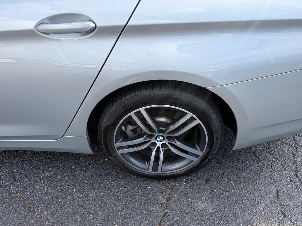 Used 2021 BMW 530i xDrive w/ Premium Package AWD/4WD image 10
