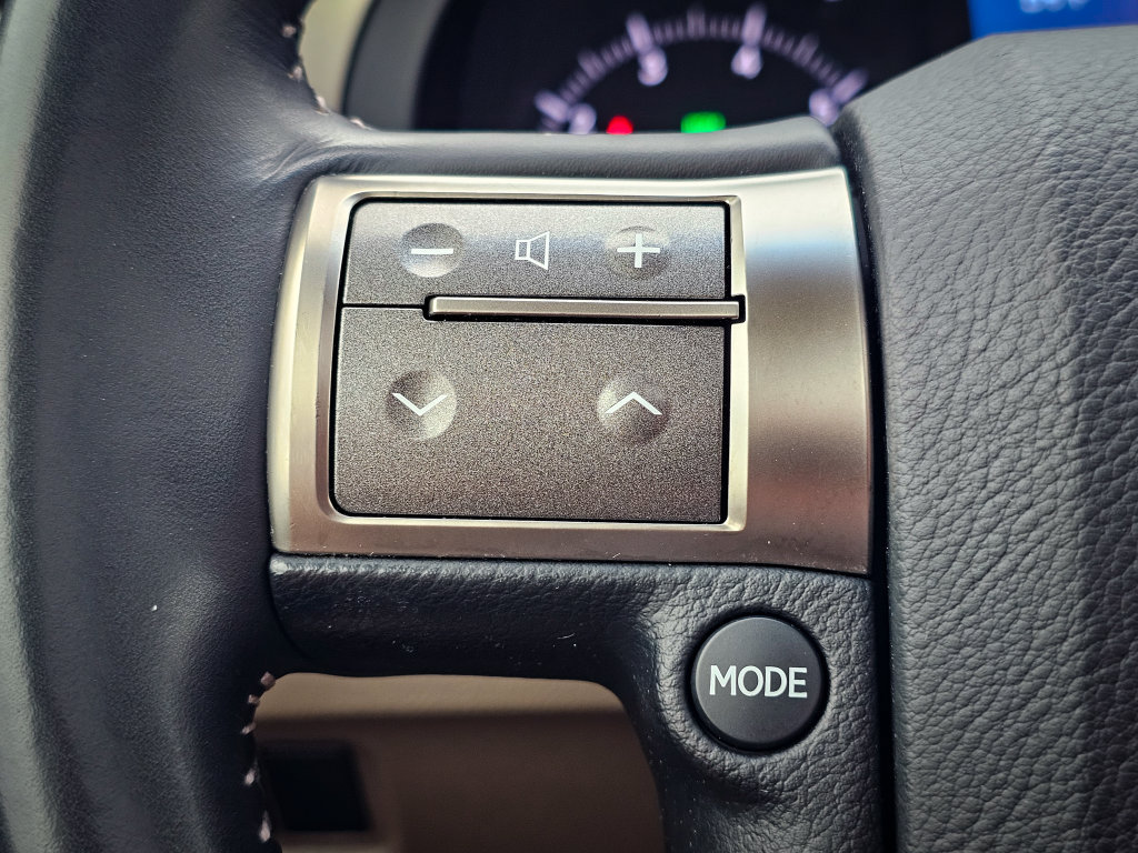 Used 2014 Lexus GX 460 w/ Premium Package AWD/4WD image 22