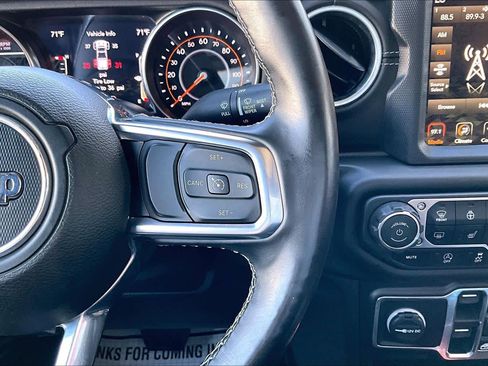 Used 2020 Jeep Gladiator Overland image 29