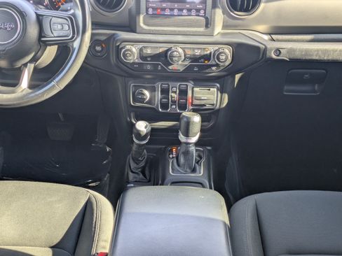Used 2021 Jeep Gladiator Sport AWD/4WD image 22