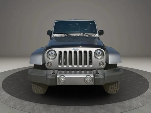 Used 2017 Jeep Wrangler Unlimited Sahara AWD/4WD image 2