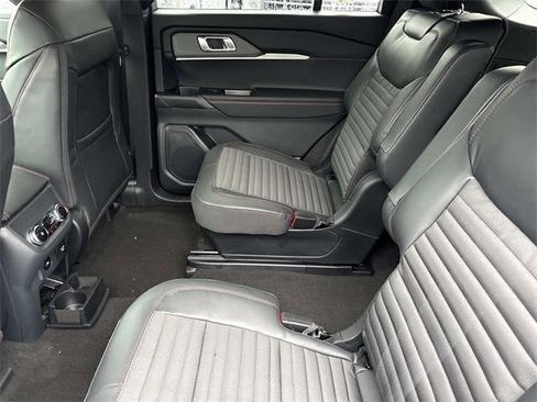 New 2026 Ford Explorer ST-Line w/ ST-Line Street Pack image 19