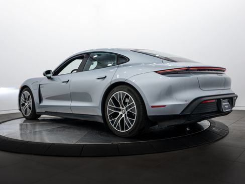 Certified 2021 Porsche Taycan image 3