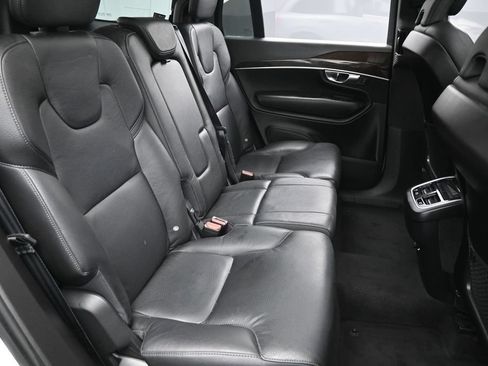 Used 2019 Volvo XC90 T6 Momentum AWD/4WD image 28
