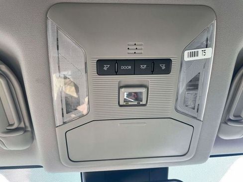 Certified 2025 Toyota RAV4 XLE AWD/4WD image 34