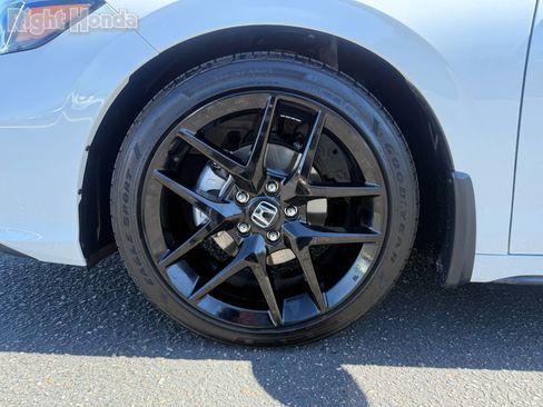 Used 2025 Honda Civic Sport image 11