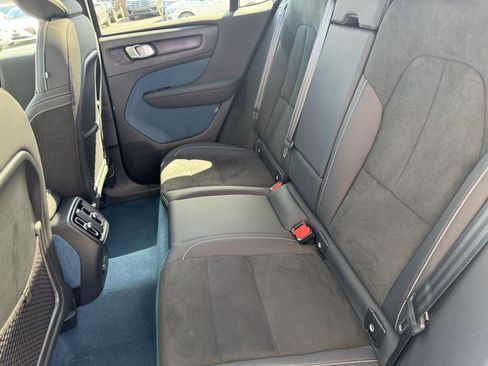 Used 2022 Volvo C40 P8 Recharge Ultimate image 33