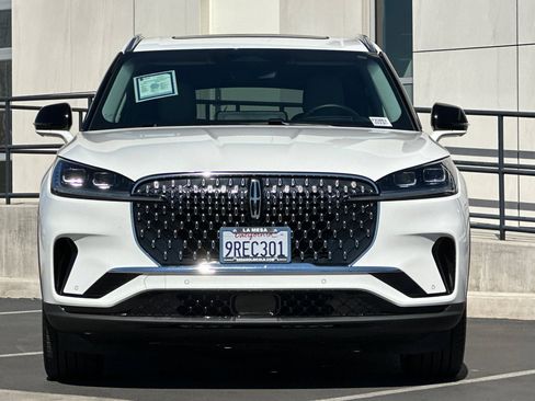 Used 2025 Lincoln Aviator Reserve w/ Illumination Package image 8