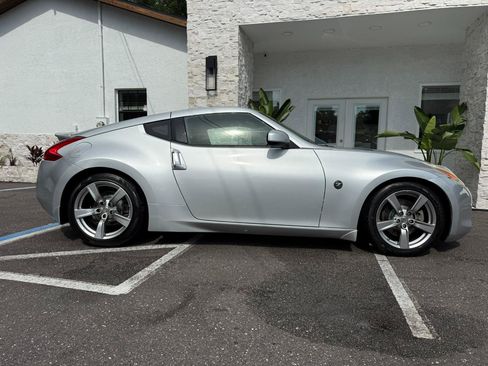 Used 2009 Nissan 370Z Touring w/ Aerodynamics Pkg RWD image 15