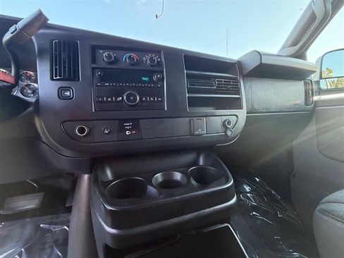Used 2018 Chevrolet Express 2500 w/ Driver Convenience Package RWD image 17