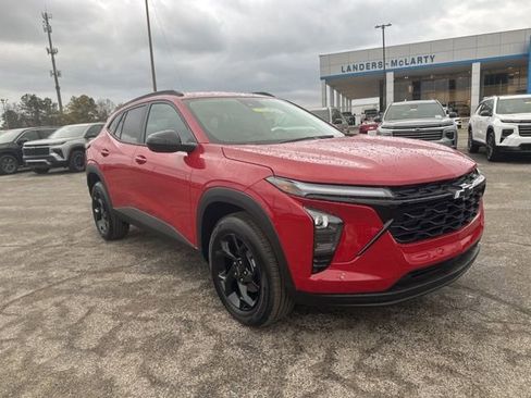 New 2026 Chevrolet Trax LT FWD image 1